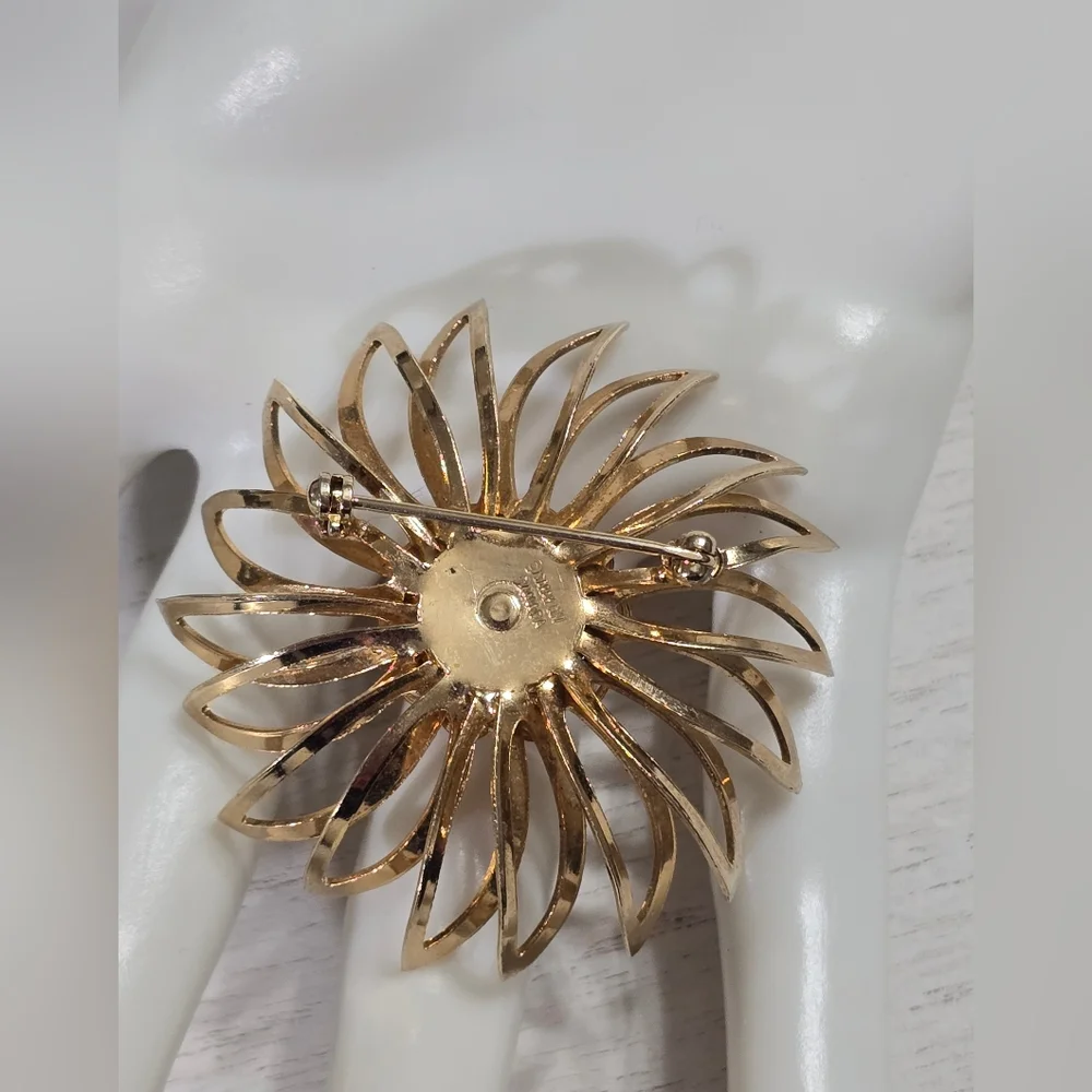 Sarah Coventry Canada Aurora Borealis Rhinestone & Metal Flower Vintage Brooch